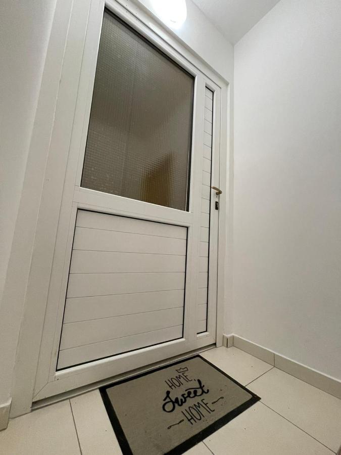 Ivan Apartman *